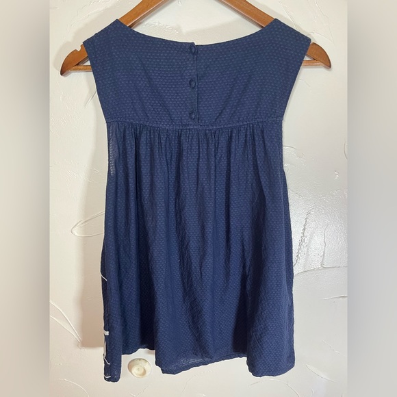 LUCKY BRAND Women's Sleeveless, Round Neck, Blue Top With Embroidery SZ Medium - Picture 3 of 8